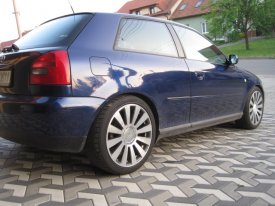 Audi A3 3DV 1,8 74kw, S-line, r.v.1998, alu 18, xenony, klima
