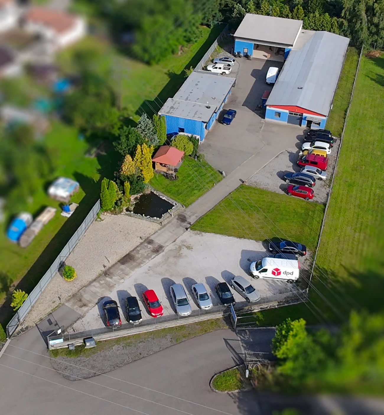 Areál autoservisu zpneu-auto.cz v Nedakonicích z dronu